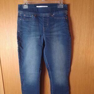 Levi Strauss Signature Women's Totally Shaping Pull-On Skinny Jeans